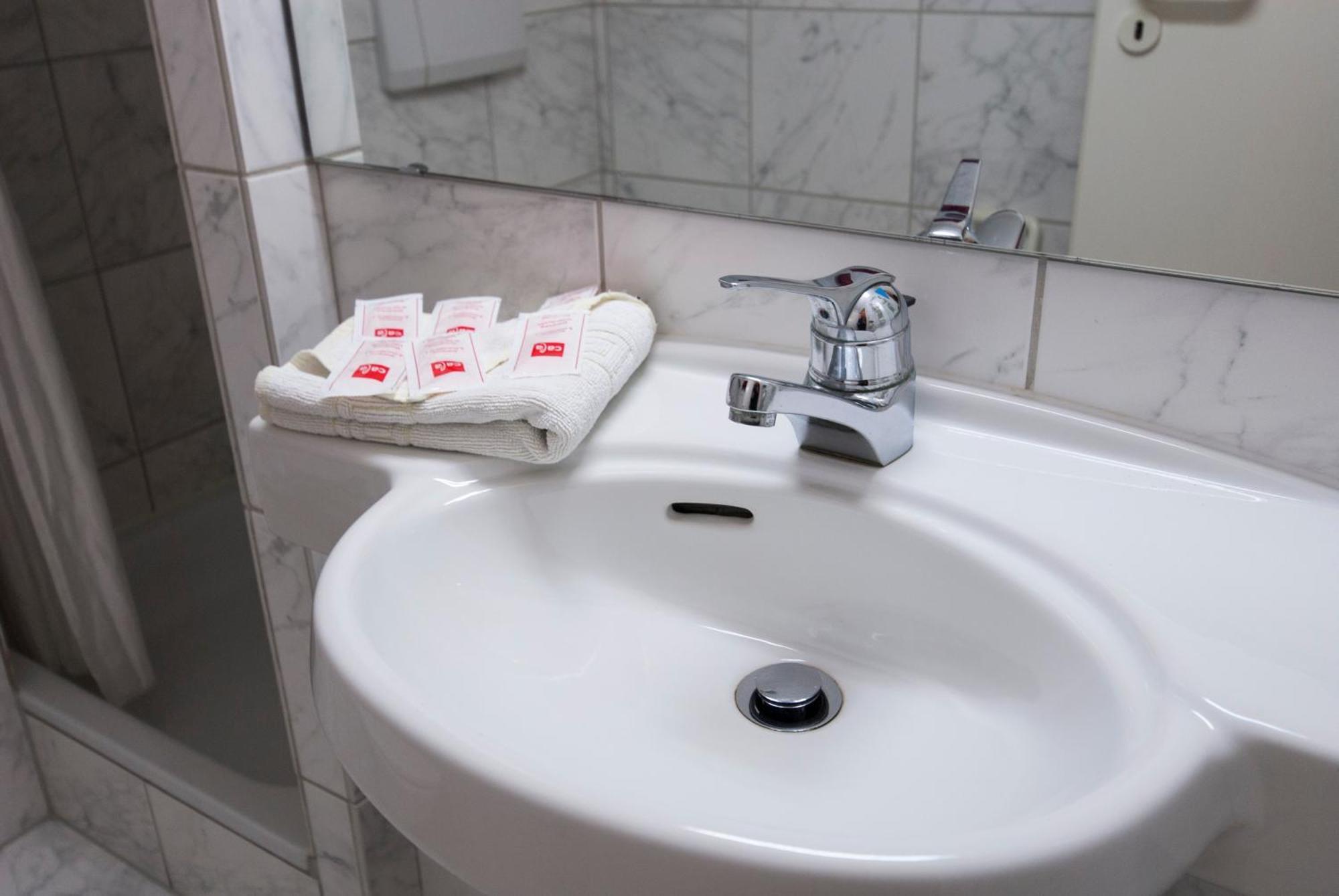 Hotel Excelsior Kassel Pokoj fotografie